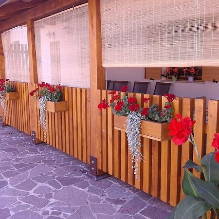 Turisticna Kmetija Pri Pozarju Villa Knezak Exteriör bild