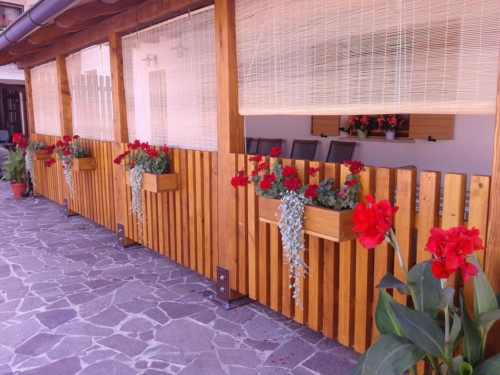 Turisticna Kmetija Pri Pozarju Villa Knezak Exteriör bild